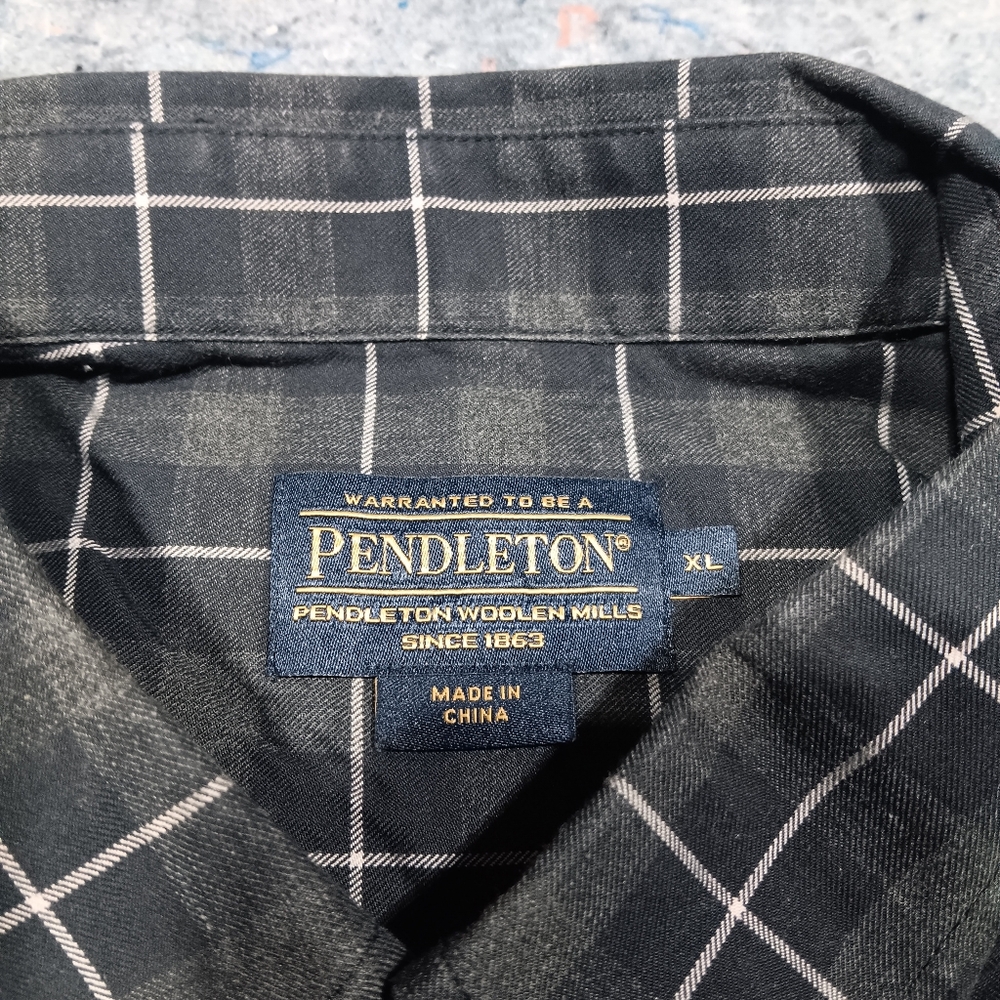 Pendleton Men's Dark Gray Plaid Button Down Shirt Size XL - Picture 3 of 10